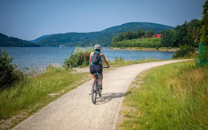 Budowa drogi pieszo-rowerowej nad Jeziorem Żywieckim